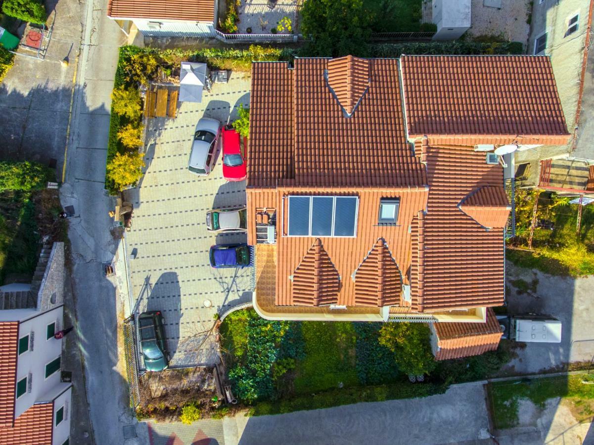 Apartmani Skelin***/**** Kaštela Exterior foto